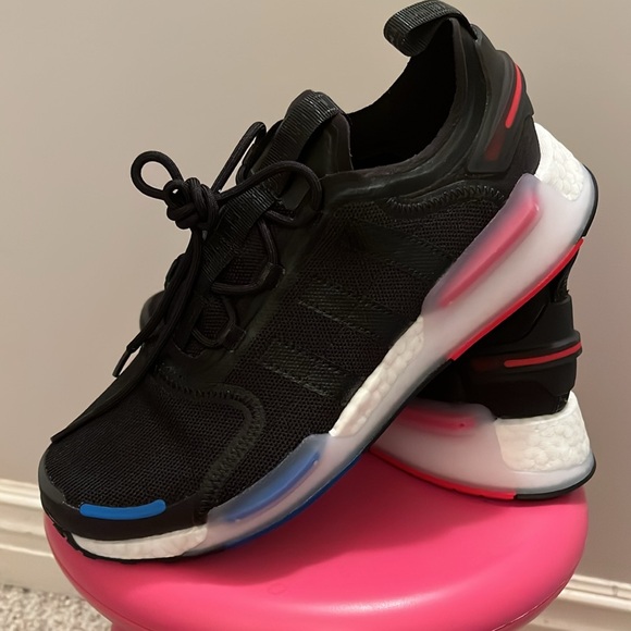 NWT ADIDAS NMD_V3 ‘OG Black’ size 10 - Picture 3 of 15